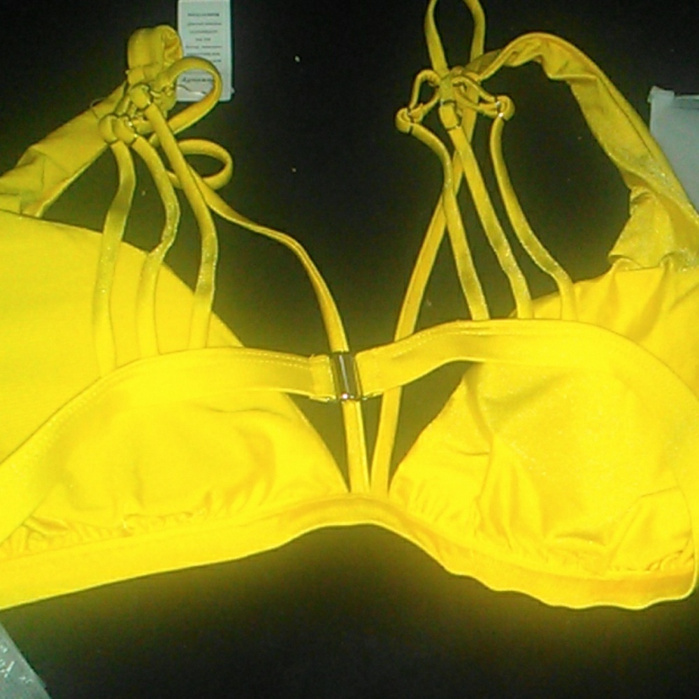 Bikini - Picture 3 of 6